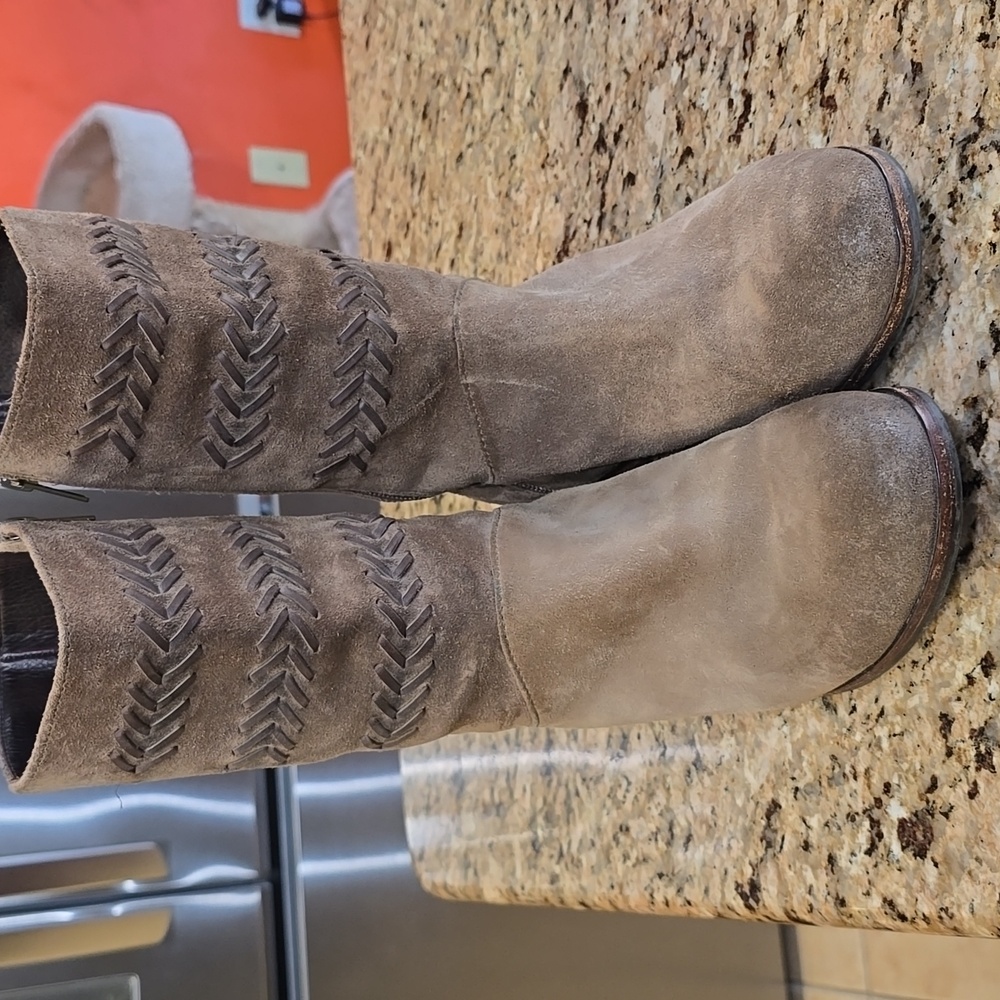 UGG Australia 3182 Cailyn Distressed Brown Suede Mid-Calf Boot Zip Women Size 10